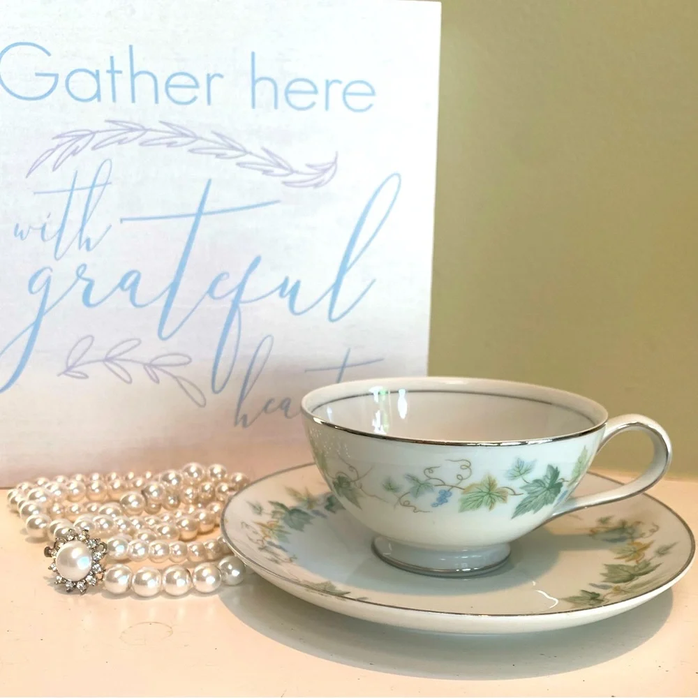Vintage Teacup With Saucer Set Floral Vineyard Manor Fine China Japan Grape Leaf